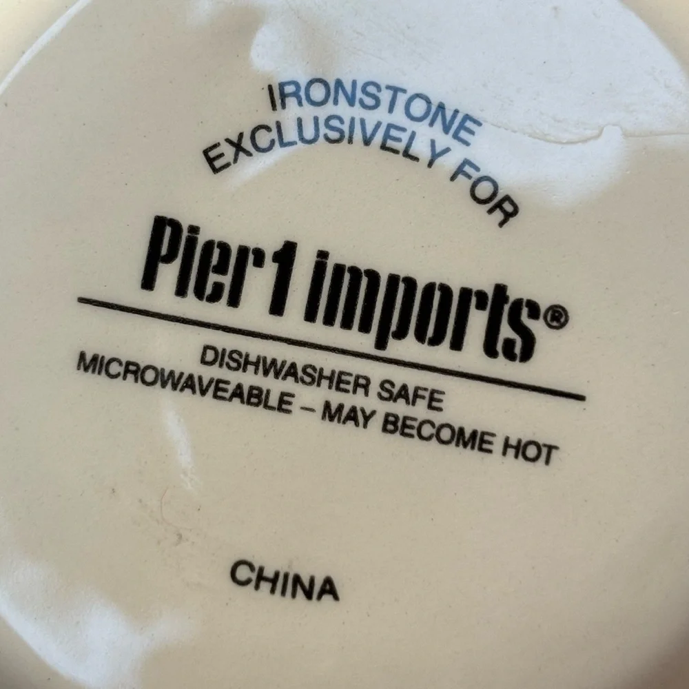 Set of 2 Pier 1 Imports Watercolor Giraffe 16oz Ironstone Coffee Mugs Tea Cups